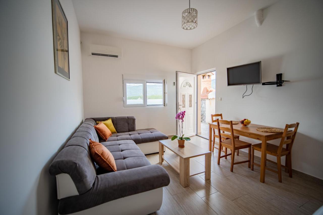 Apartmani Bonaca Tivat Exterior foto